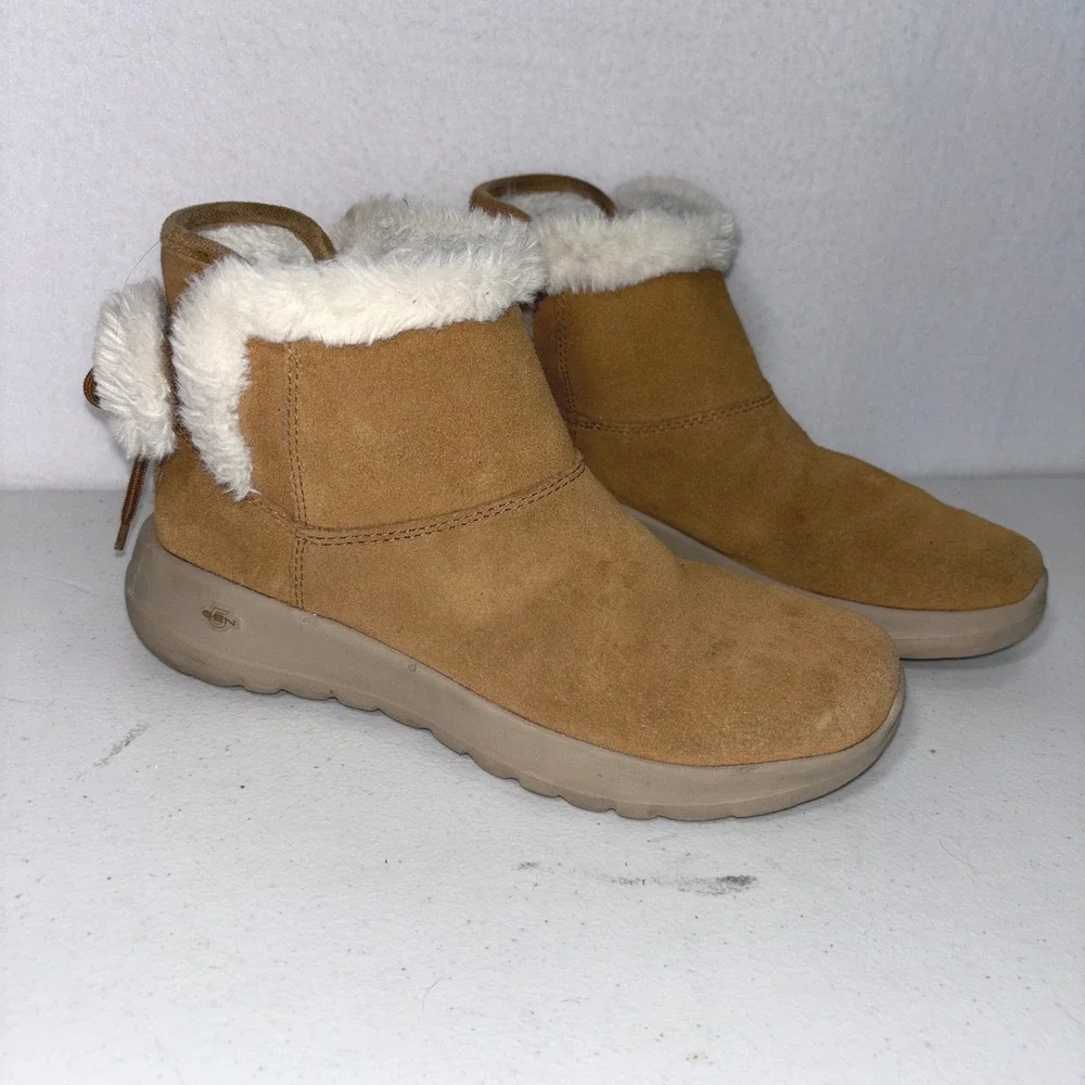 Skechers On The Go Joy Tan Suede Fur Lined Winter Boots Sz women's girls 6.5‎